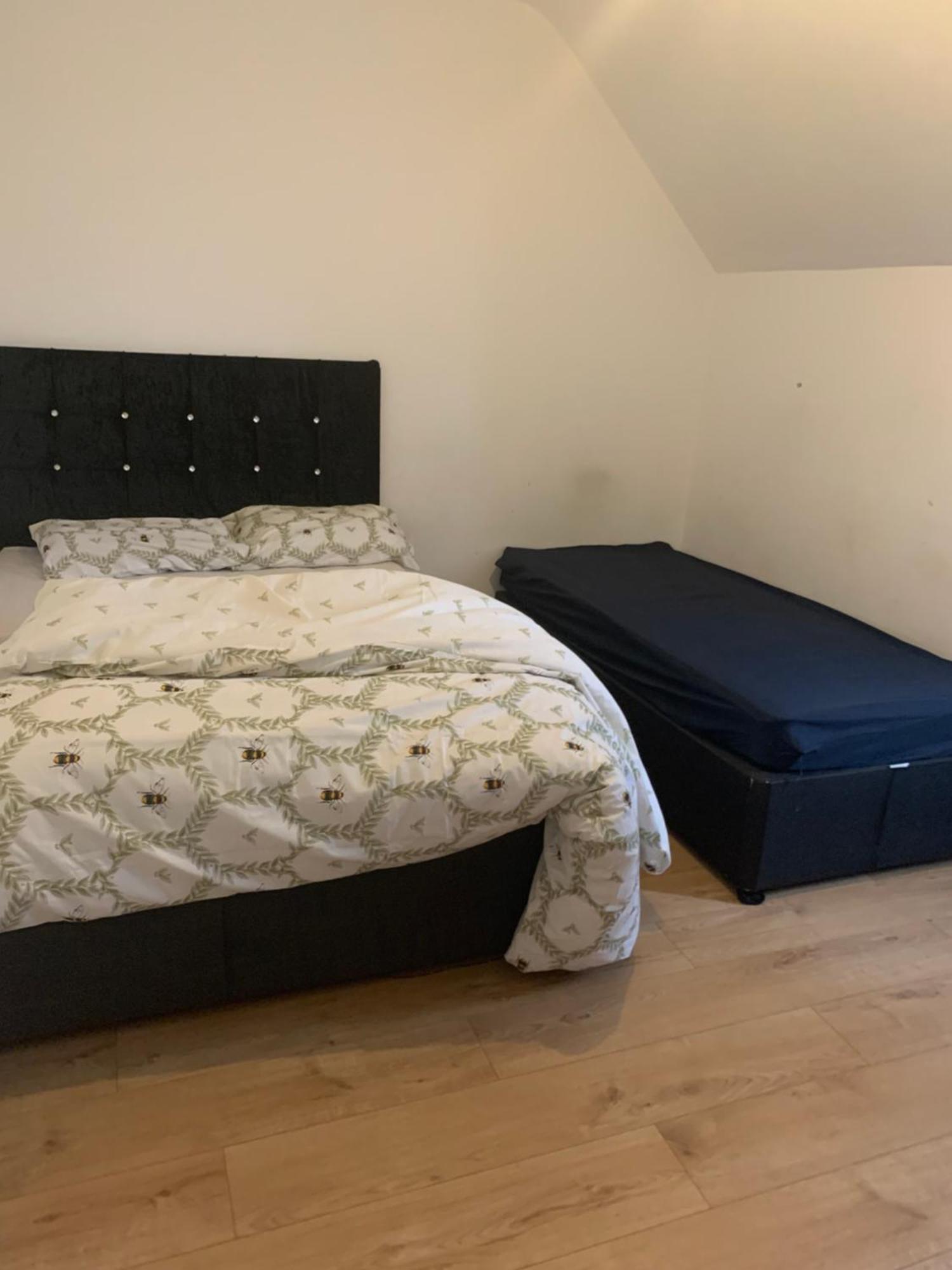 Bed and Breakfast At Apex House Dagenham Exterior foto